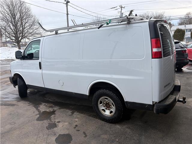 2018 Chevrolet Express 2500 Work Van in Sussex - Image 3 of 12