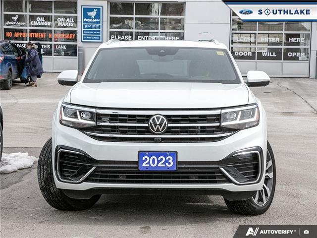 2023 Volkswagen Atlas Cross Sport 3.6 FSI Execline (Stk: 26BS105A) in Newmarket - Image 2 of 27