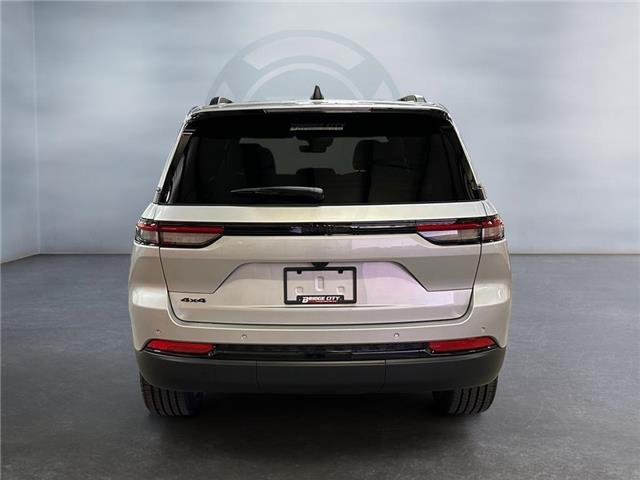 2025 Jeep Grand Cherokee Laredo (Stk: 40540) in Lethbridge - Image 4 of 15
