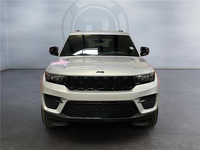 2025 Jeep Grand Cherokee Laredo (Stk: 40540) in Lethbridge - Image 8 of 15