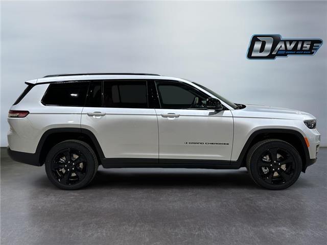 2025 Jeep Grand Cherokee L Laredo (Stk: 40794) in Lethbridge - Image 6 of 15