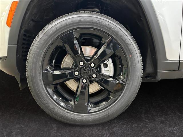 2025 Jeep Grand Cherokee L Laredo (Stk: 40794) in Lethbridge - Image 14 of 15