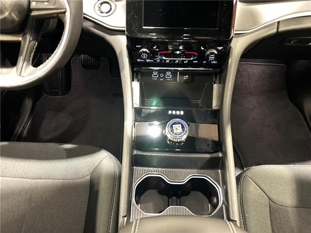 2025 Jeep Grand Cherokee Laredo (Stk: 40990) in Lethbridge - Image 11 of 15