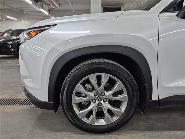 2026 Toyota Grand Highlander Limited (Stk: 10120185A) in Markham - Image 10 of 36