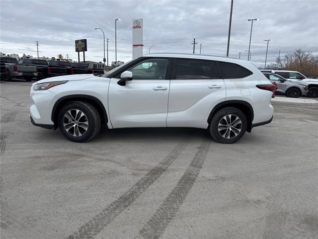 2026 Toyota Highlander XLE (Stk: S601030) in Cranbrook - Image 2 of 21