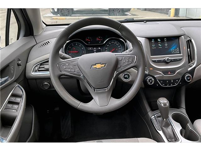 2018 Chevrolet Cruze LT Auto (Stk: 24933U) in Calgary - Image 5 of 32
