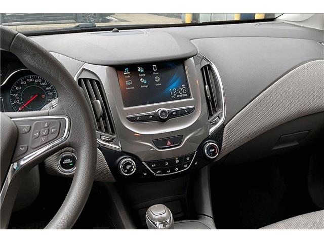2018 Chevrolet Cruze LT Auto (Stk: 24933U) in Calgary - Image 6 of 32