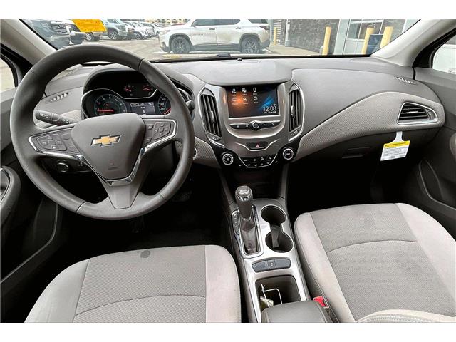 2018 Chevrolet Cruze LT Auto (Stk: 24933U) in Calgary - Image 15 of 32