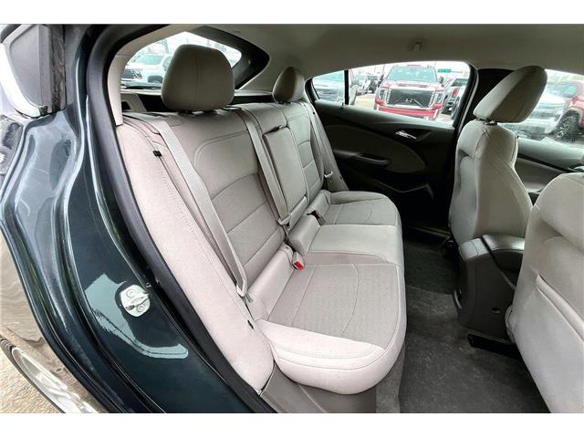 2018 Chevrolet Cruze LT Auto (Stk: 24933U) in Calgary - Image 26 of 32