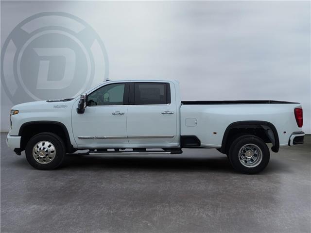 2026 Chevrolet Silverado 3500HD High Country (Stk: 380496) in Claresholm - Image 2 of 15