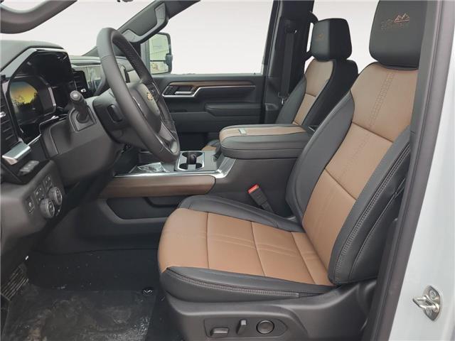 2026 Chevrolet Silverado 3500HD High Country (Stk: 380496) in Claresholm - Image 9 of 15