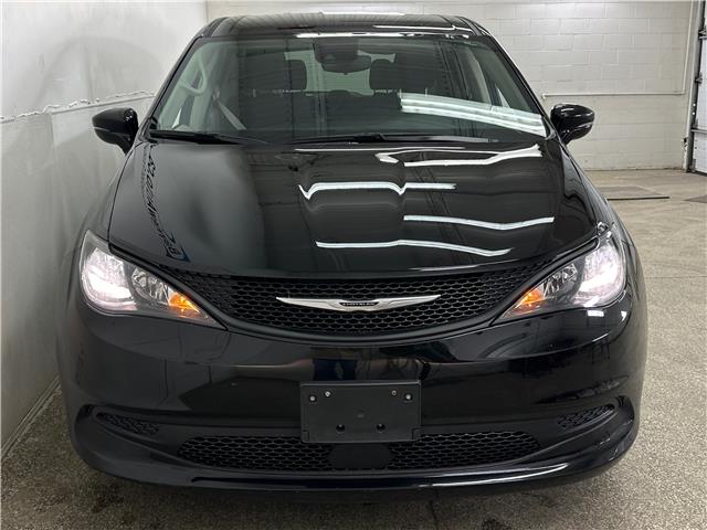 2024 Chrysler Grand Caravan SXT (Stk: 43625J) in Belleville - Image 2 of 28