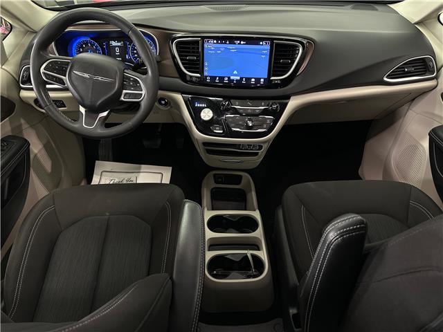 2024 Chrysler Grand Caravan SXT (Stk: 43625J) in Belleville - Image 10 of 28