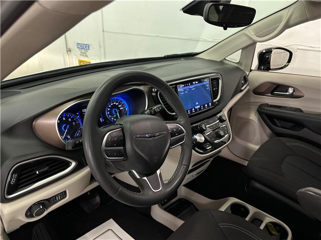 2024 Chrysler Grand Caravan SXT (Stk: 43625J) in Belleville - Image 13 of 28