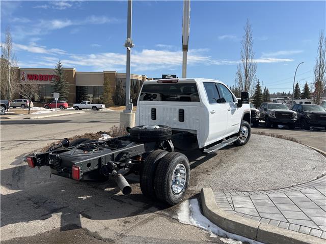 2026 GMC Sierra 3500HD Chassis SLE (Stk: TF220785) in Calgary - Image 6 of 22 2026 GMC Sierra 3500HD Chassis SLE (Stk: TF220785) in Calgary - Image 6 of 22