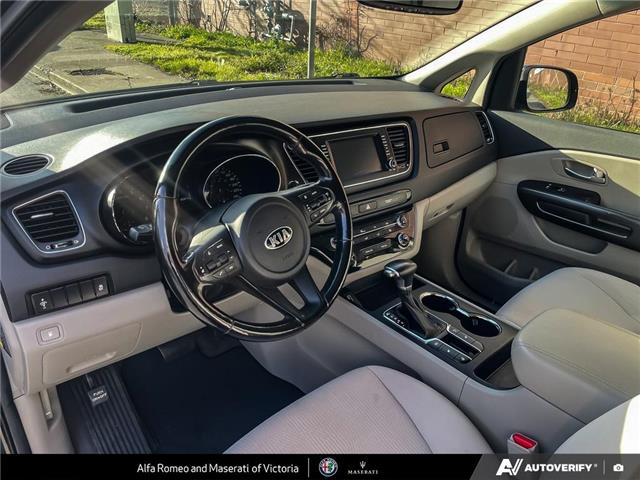 2019 Kia Sedona LX (Stk: 308781) in Victoria - Image 13 of 25