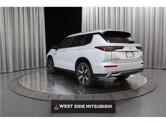2026 Mitsubishi Outlander Plug-In Hybrid SEL (Stk: P26342) in Edmonton - Image 4 of 33