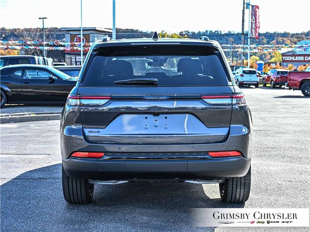 2025 Jeep Grand Cherokee Laredo (Stk: N25199) in Grimsby - Image 5 of 32