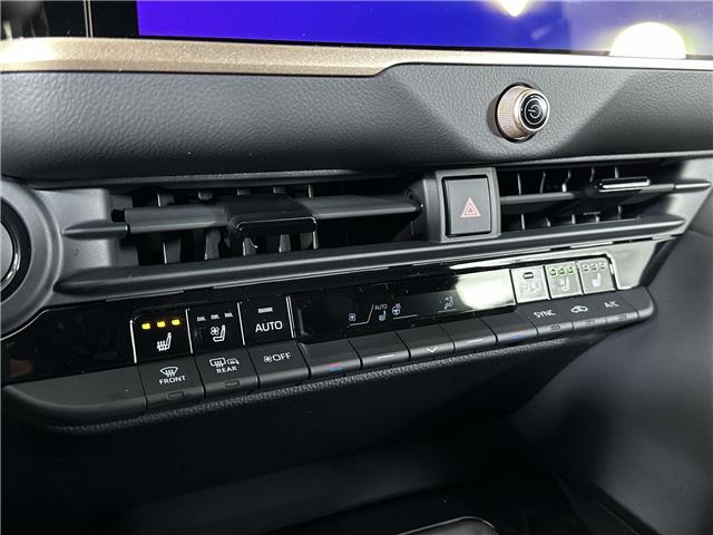 2026 Toyota Crown Signia Limited (Stk: 10119841) in Markham - Image 16 of 18