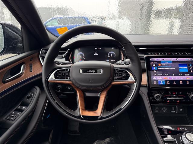 2025 Jeep Grand Cherokee Summit (Stk: 25586D) in London - Image 15 of 28