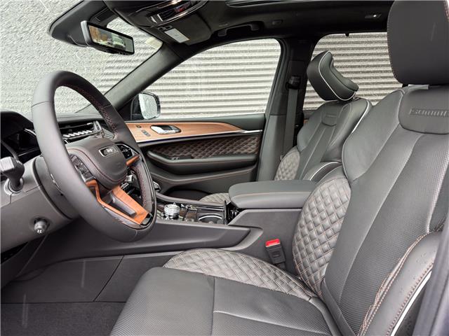 2025 Jeep Grand Cherokee Summit (Stk: 25586D) in London - Image 9 of 28