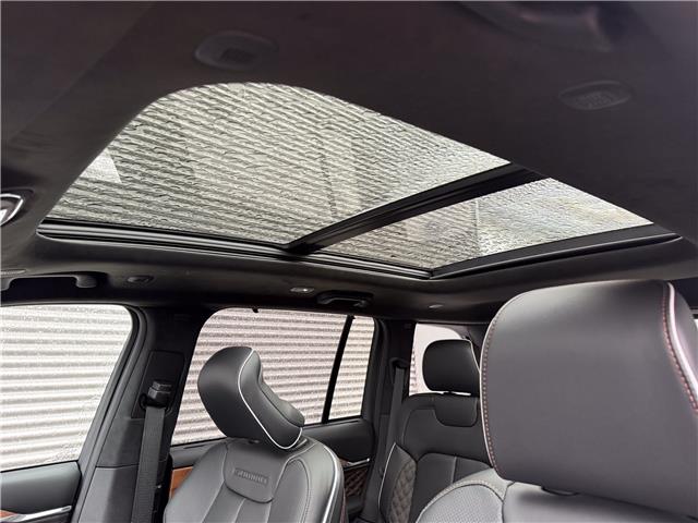 2025 Jeep Grand Cherokee Summit (Stk: 25586D) in London - Image 10 of 28