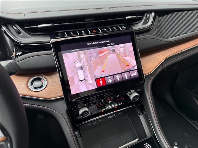 2025 Jeep Grand Cherokee Summit (Stk: 25586D) in London - Image 18 of 28