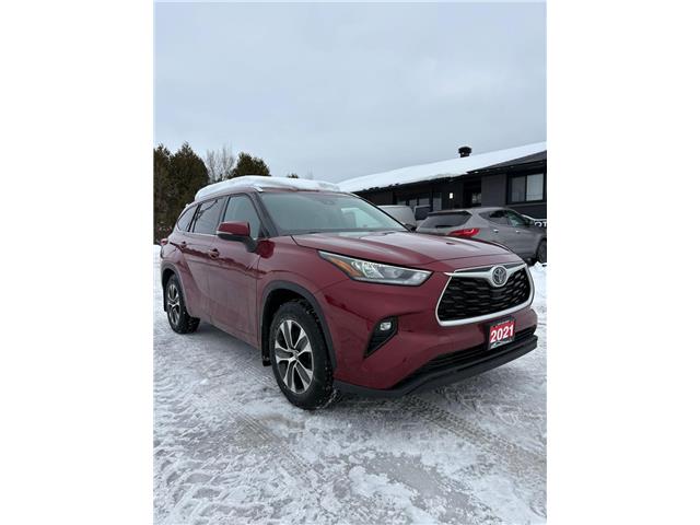 2021 Toyota Highlander XLE Red with 86,910km at $CALL