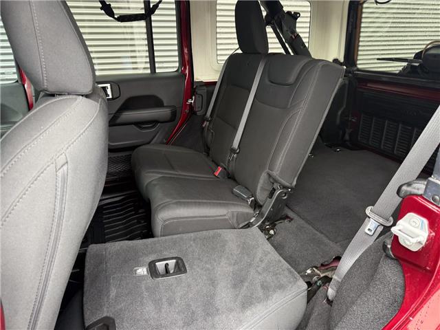 2021 Jeep Wrangler Unlimited Sahara (Stk: U11107) in London - Image 12 of 24