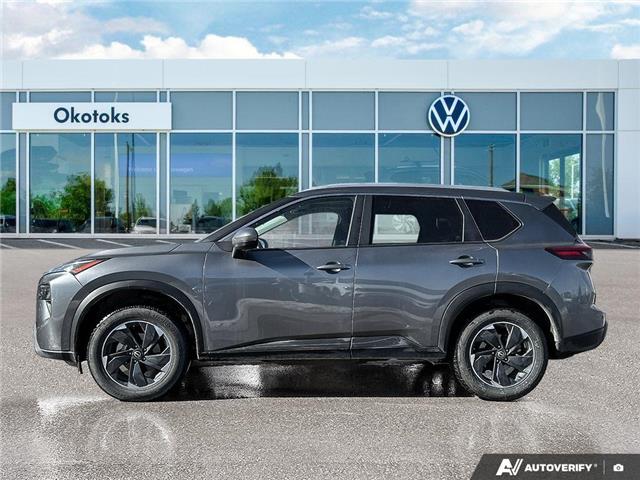 2024 Nissan Rogue SV Moonroof (Stk: KU0475) in Okotoks - Image 3 of 18