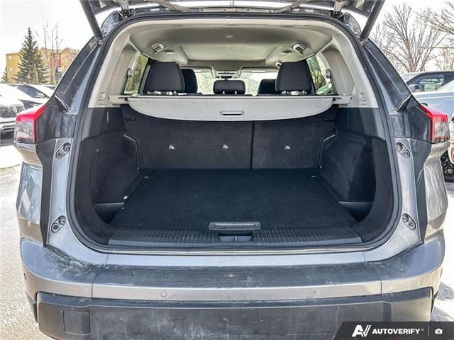 2024 Nissan Rogue SV Moonroof (Stk: KU0475) in Okotoks - Image 5 of 18