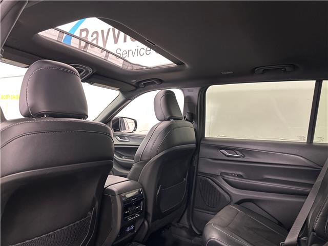 2024 Jeep Grand Cherokee L Altitude (Stk: 43562J) in Belleville - Image 9 of 28