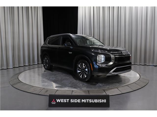 2026 Mitsubishi Outlander Plug-In Hybrid LE (Stk: P26340) in Edmonton - Image 1 of 33