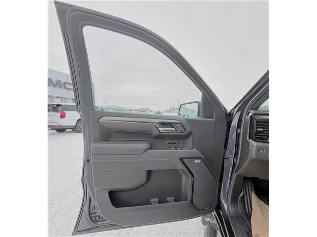 2025 GMC Sierra 1500 AT4 (Stk: 26211A) in Melfort - Image 10 of 16