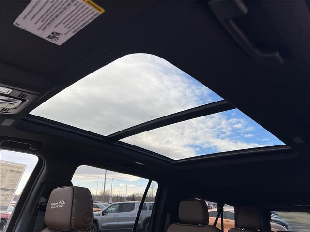 2026 Chevrolet Suburban High Country (Stk: TR267921) in Calgary - Image 14 of 25 2026 Chevrolet Suburban High Country (Stk: TR267921) in Calgary - Image 14 of 25