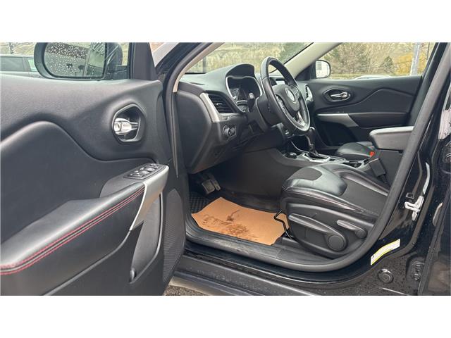 2018 Jeep Cherokee Trailhawk (Stk: TT080A) in Kamloops - Image 11 of 30