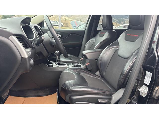 2018 Jeep Cherokee Trailhawk (Stk: TT080A) in Kamloops - Image 12 of 30