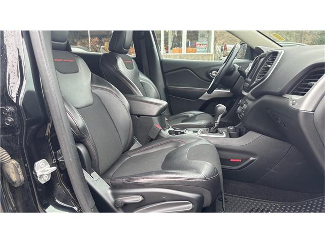 2018 Jeep Cherokee Trailhawk (Stk: TT080A) in Kamloops - Image 14 of 30