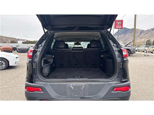 2018 Jeep Cherokee Trailhawk (Stk: TT080A) in Kamloops - Image 17 of 30