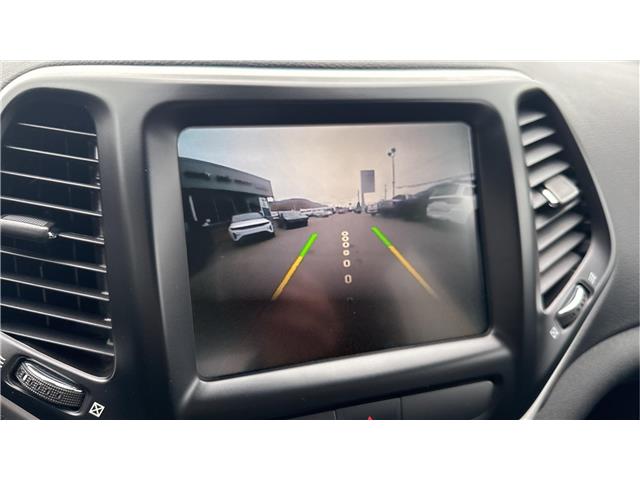 2018 Jeep Cherokee Trailhawk (Stk: TT080A) in Kamloops - Image 29 of 30