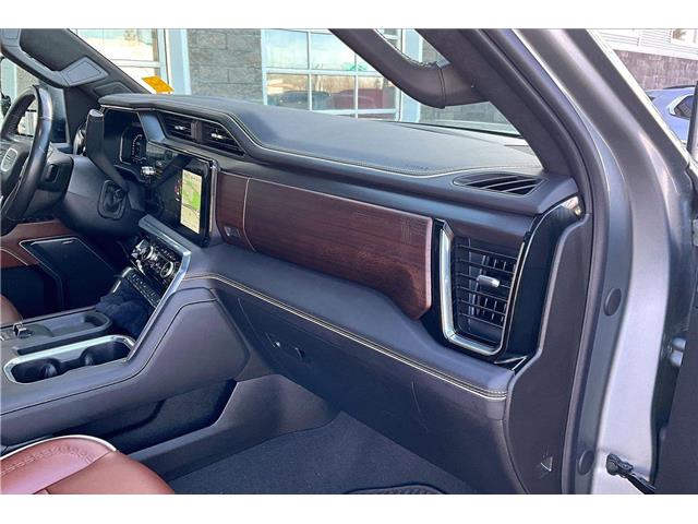 2024 GMC Sierra 3500HD Denali Ultimate (Stk: 12194U) in Calgary - Image 16 of 35