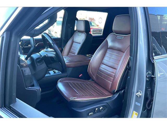 2024 GMC Sierra 3500HD Denali Ultimate (Stk: 12194U) in Calgary - Image 26 of 35