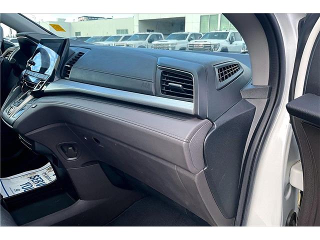 2020 Honda Odyssey EX-L Navi (Stk: 03199UA) in Calgary - Image 16 of 36 2020 Honda Odyssey EX-L Navi (Stk: 03199UA) in Calgary - Image 16 of 36