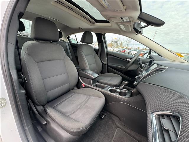 2018 Chevrolet Cruze LT Auto (Stk: 26-029-1) in Pembroke - Image 8 of 15