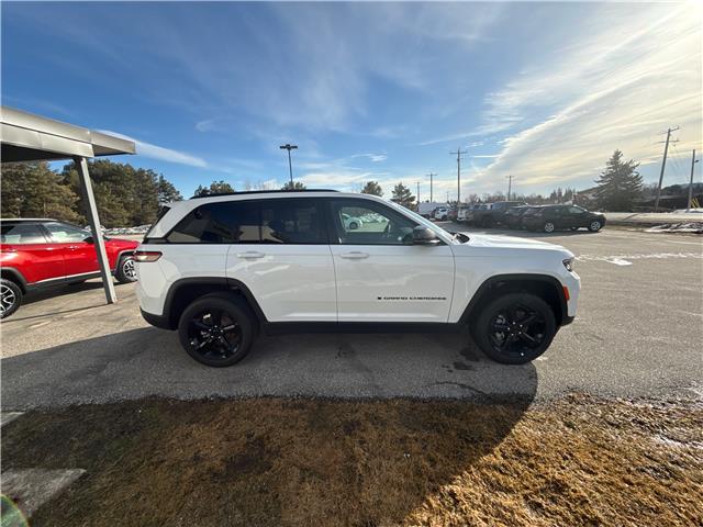 2025 Jeep Grand Cherokee Laredo (Stk: 25054) in Meaford - Image 4 of 13