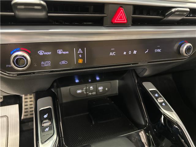 2025 Kia Sorento 2.5T X-Line Limited w/Olive Brown Interior (Stk: 43619J) in Belleville - Image 26 of 35