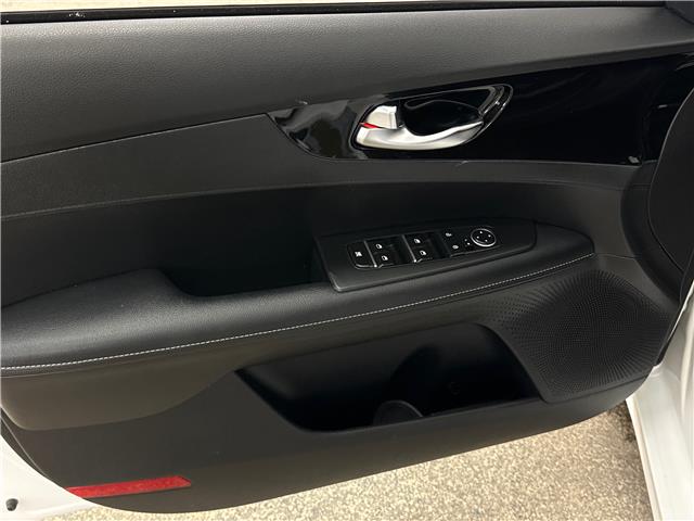 2023 Kia Forte EX (Stk: 43633J) in Belleville - Image 14 of 25