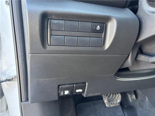 2021 Nissan Kicks SV (Stk: P7238) in Brantford - Image 7 of 24