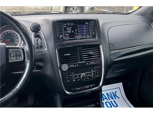2020 Dodge Grand Caravan Premium Plus (Stk: 67186UA) in Calgary - Image 6 of 36 2020 Dodge Grand Caravan Premium Plus (Stk: 67186UA) in Calgary - Image 6 of 36