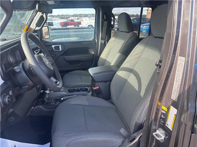 2026 Jeep Wrangler Sport (Stk: 26030) in Oak Bay - Image 6 of 9